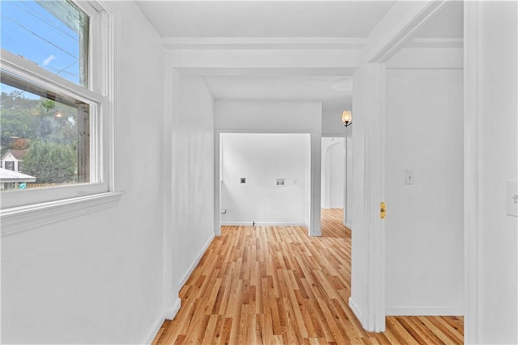 Photo 13 of 28 - 812 Tenny Avenue