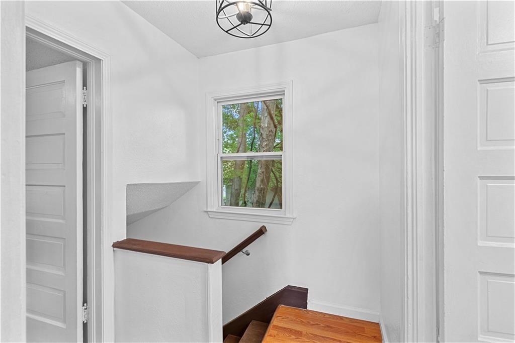 Photo 17 of 28 - 812 Tenny Avenue