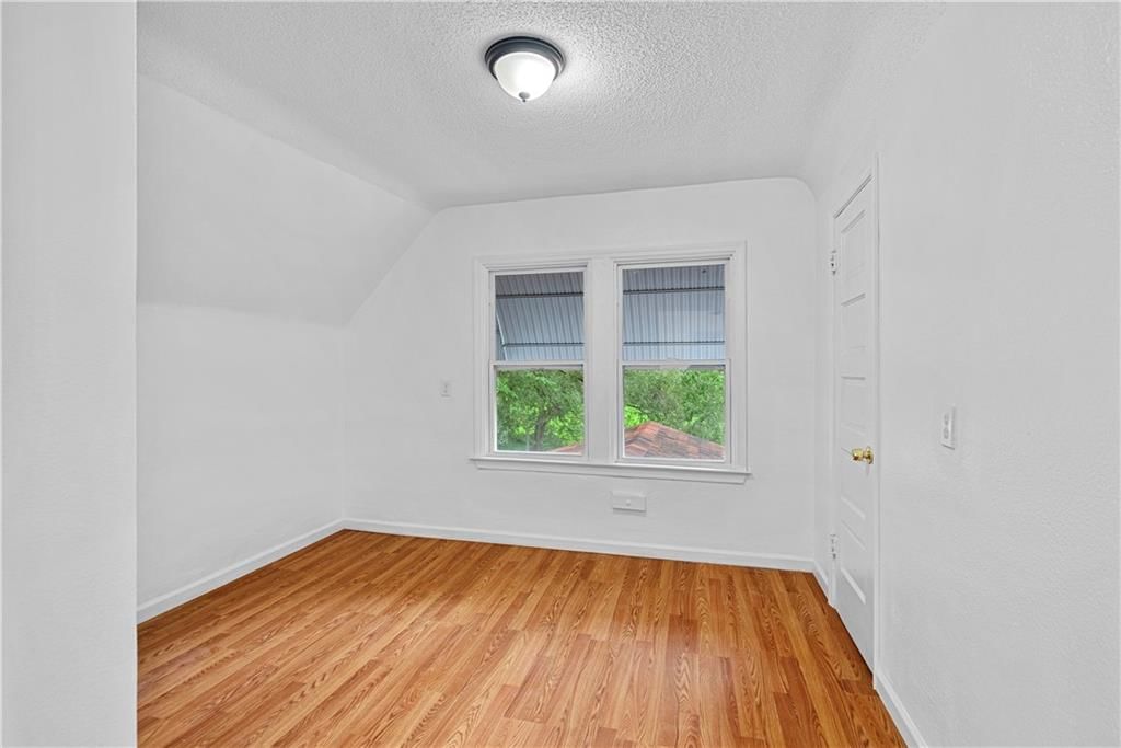 Photo 22 of 28 - 812 Tenny Avenue