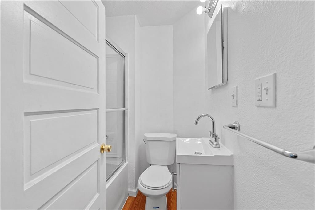 Photo 24 of 28 - 812 Tenny Avenue