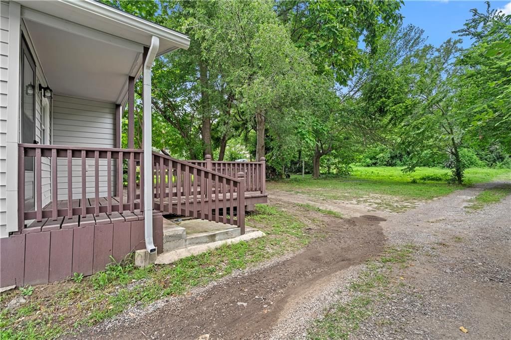 Photo 27 of 28 - 812 Tenny Avenue