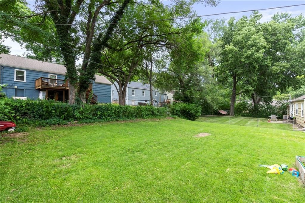 5724 Beverly Avenue — photo 12