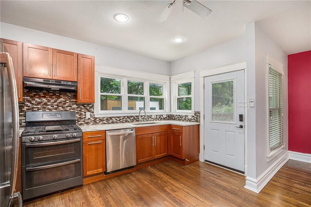 4009 Kenwood Avenue — photo 8