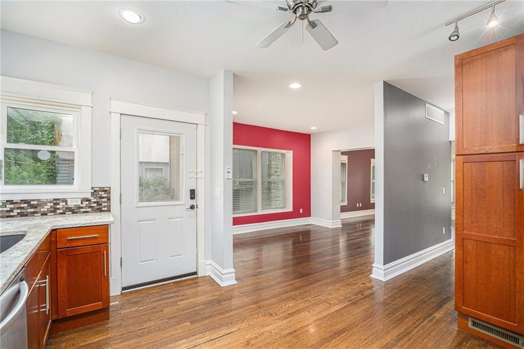 4009 Kenwood Avenue — photo 10