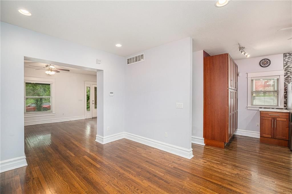 4009 Kenwood Avenue — photo 11