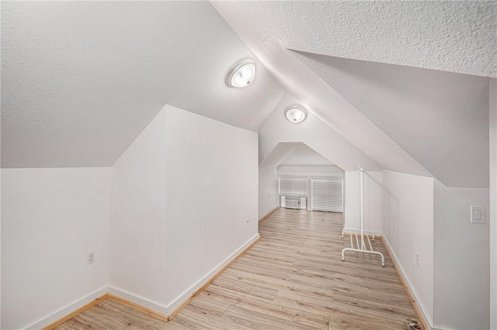 4009 Kenwood Avenue — photo 22