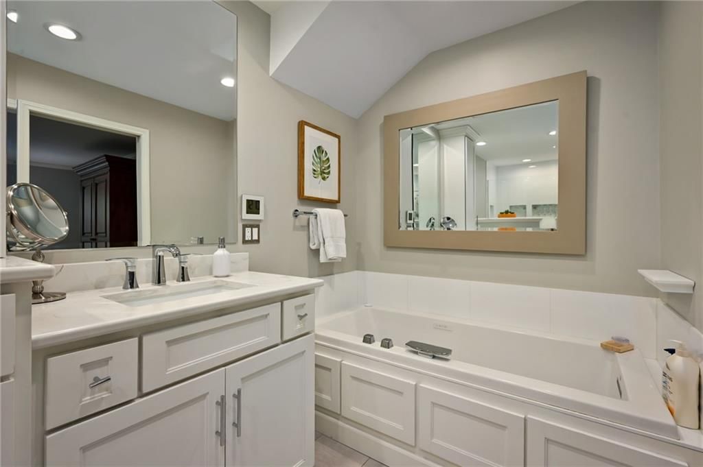 4416 W 112Th Terrace — photo 32