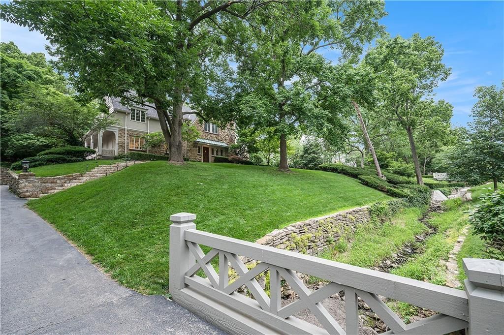 Photo 4 of 54 - 6215 Ensley Lane