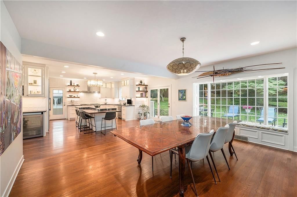 Photo 14 of 54 - 6215 Ensley Lane