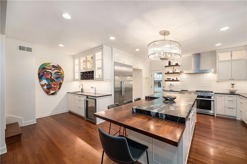 Photo 15 of 54 - 6215 Ensley Lane