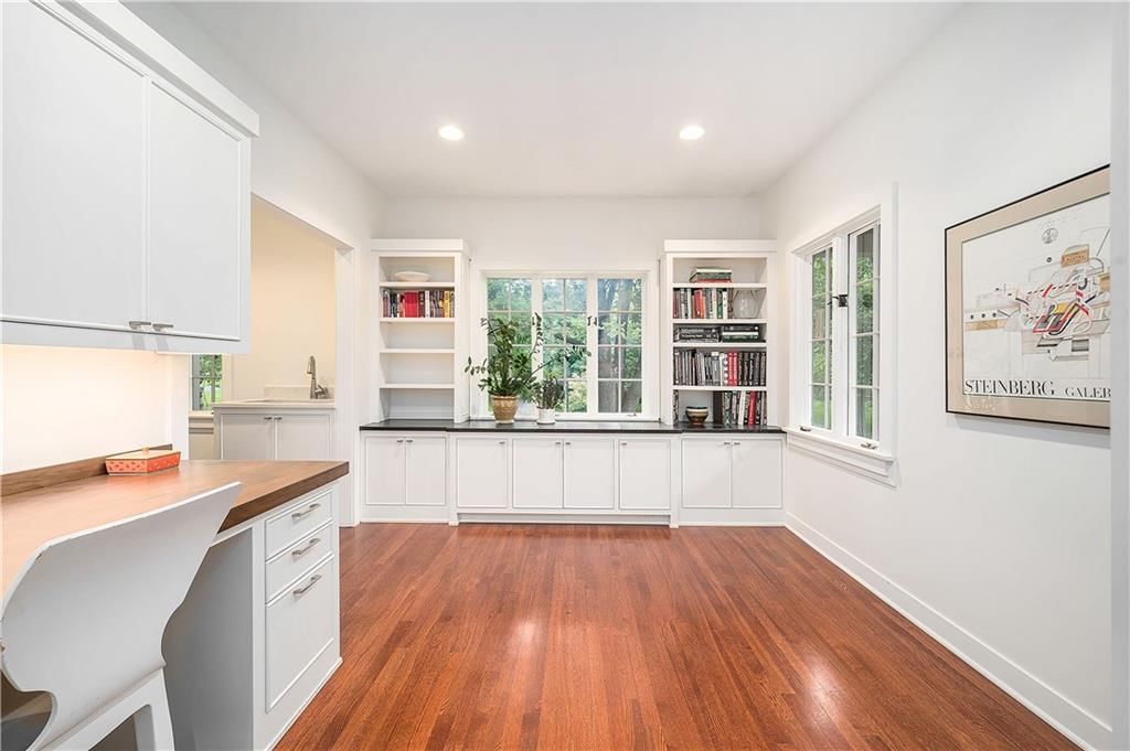 Photo 19 of 54 - 6215 Ensley Lane