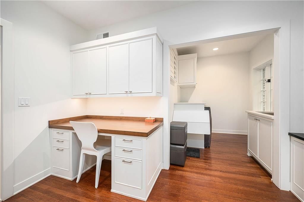 Photo 20 of 54 - 6215 Ensley Lane