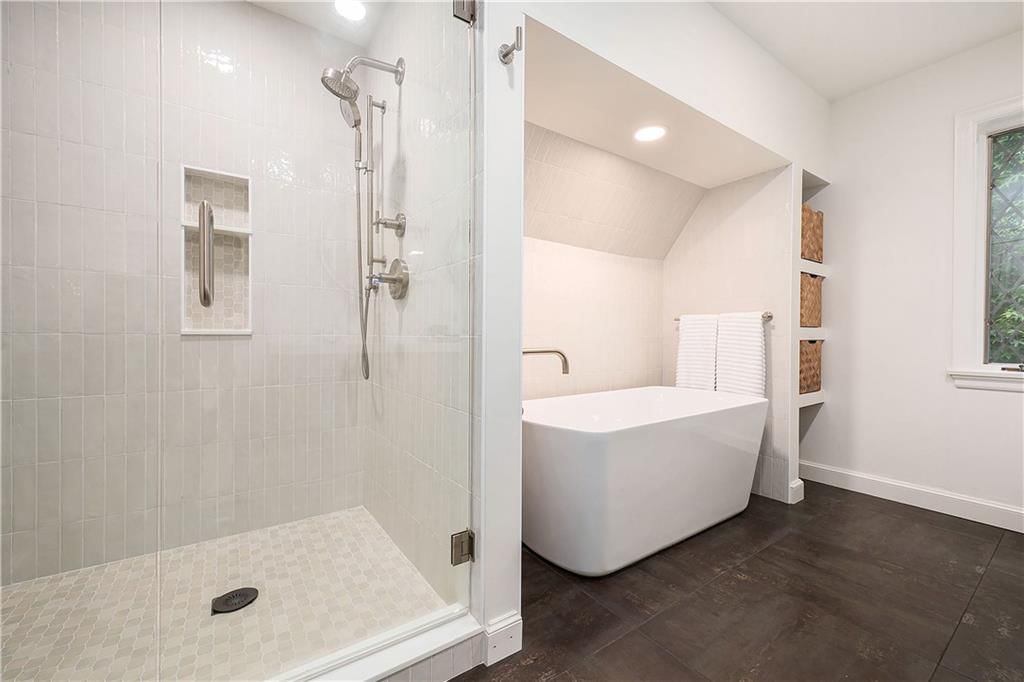 Photo 30 of 54 - 6215 Ensley Lane