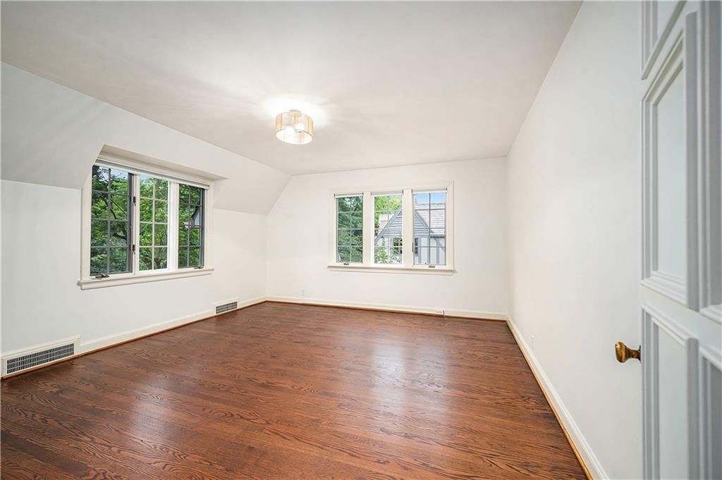 Photo 37 of 54 - 6215 Ensley Lane