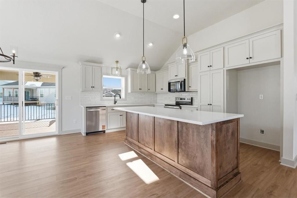 22915 S Ridgeview Drive — photo 4