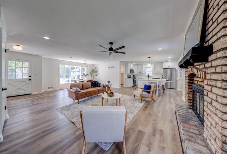 10409 Russell Street — photo 7