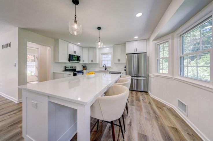 10409 Russell Street — photo 11