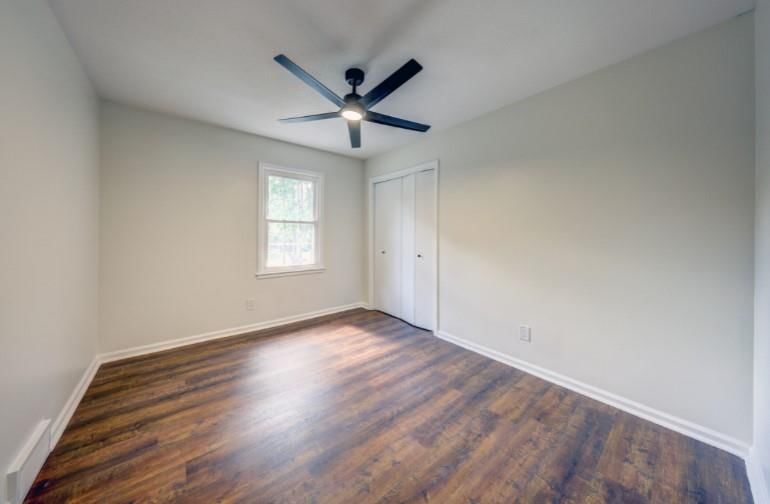 10409 Russell Street — photo 16