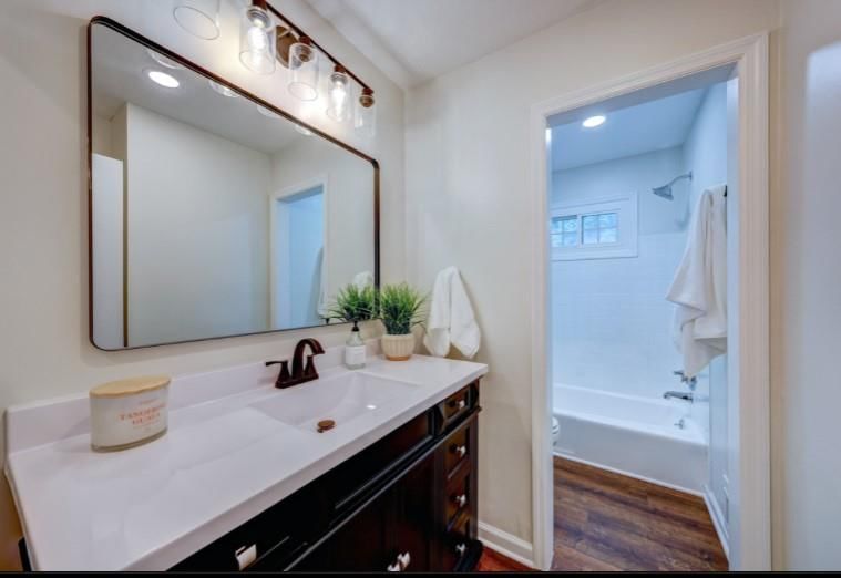 10409 Russell Street — photo 21