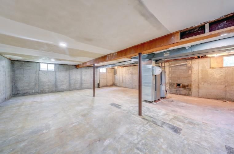 10409 Russell Street — photo 27