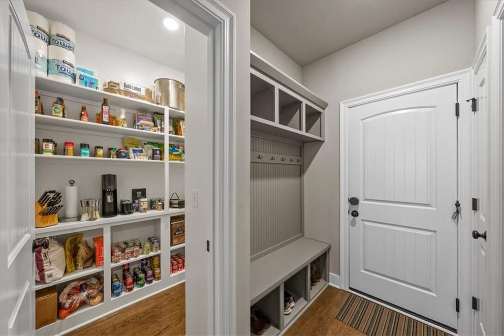 229 SW Chelmsford Drive — photo 14