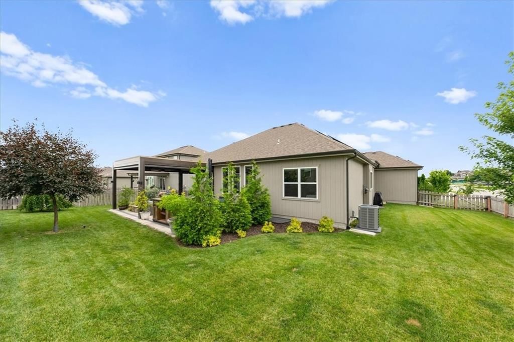 229 SW Chelmsford Drive — photo 39