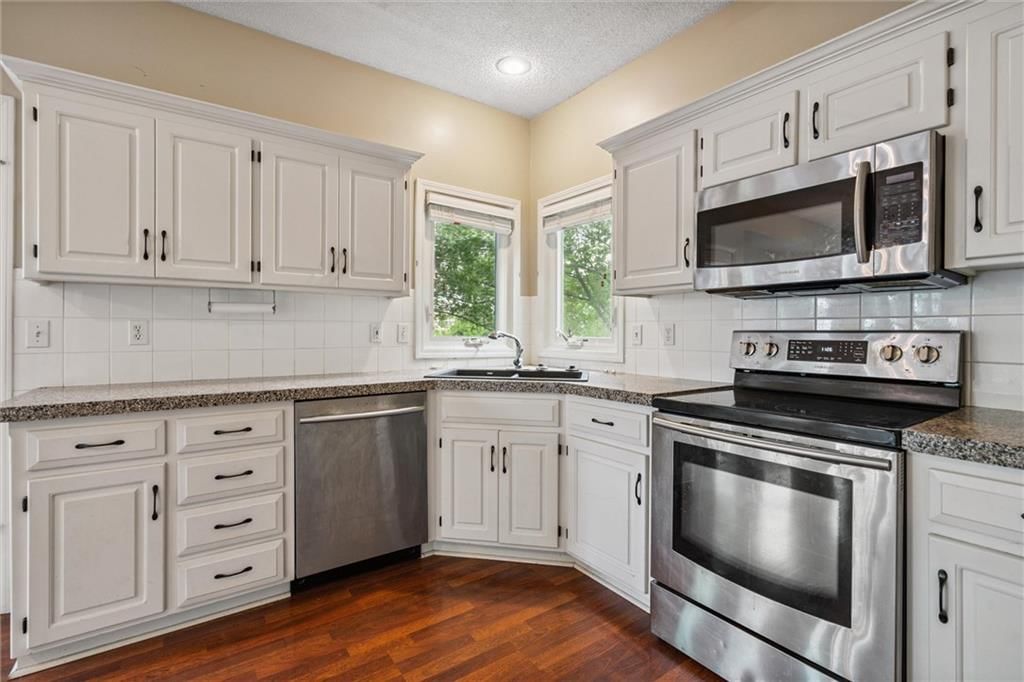 13701 W 149 Street — photo 9