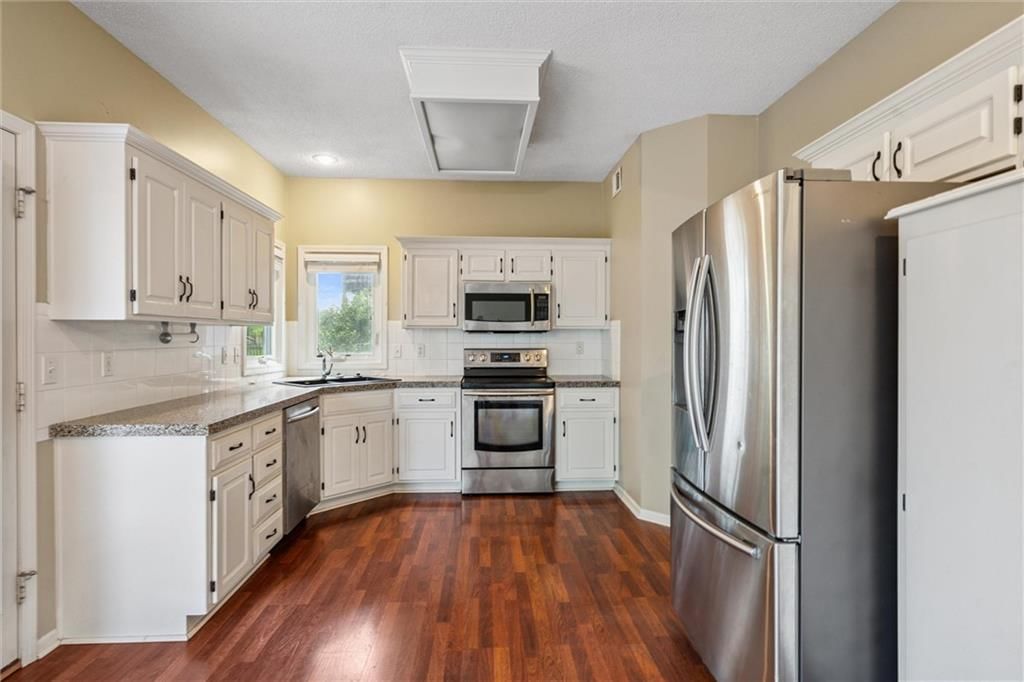 13701 W 149 Street — photo 10