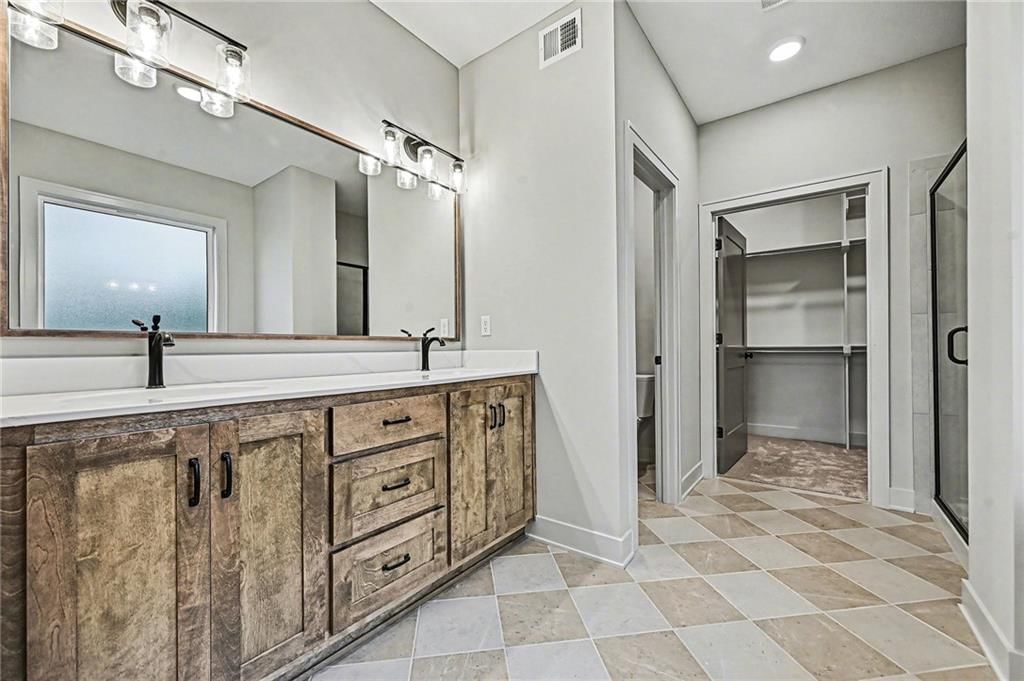 698 Salem Road — photo 13
