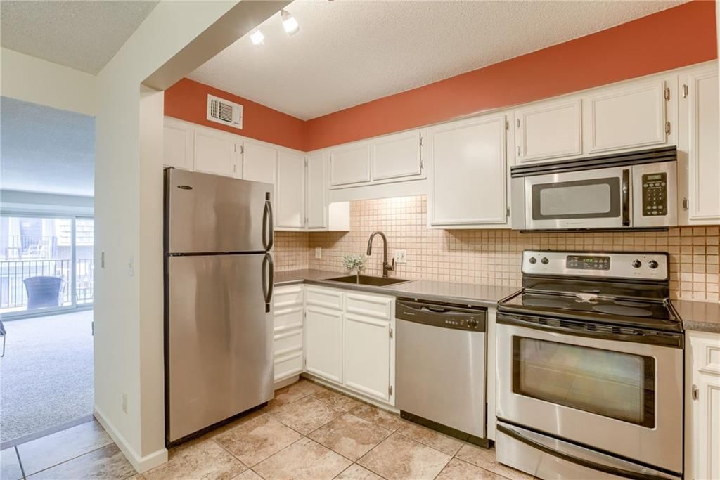 3606 Gillham Road — photo 11