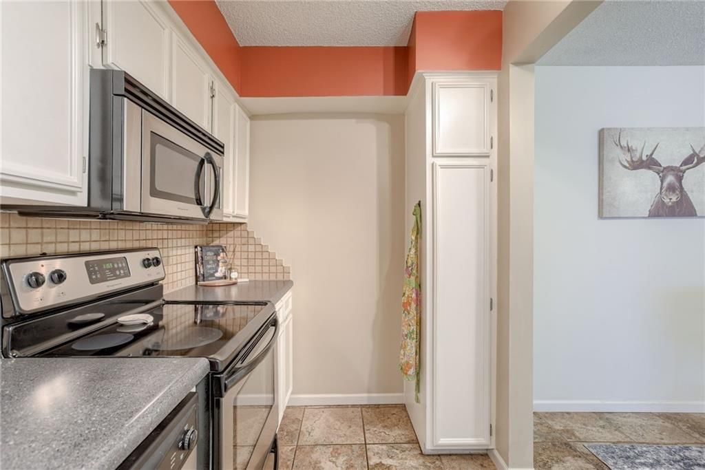 3606 Gillham Road — photo 13