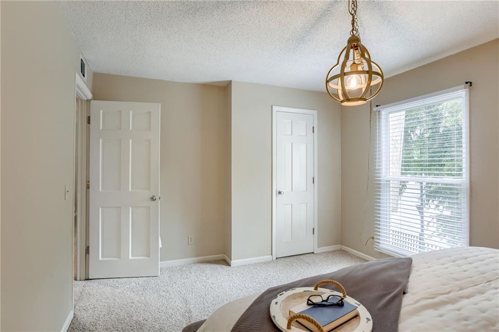 3606 Gillham Road — photo 17