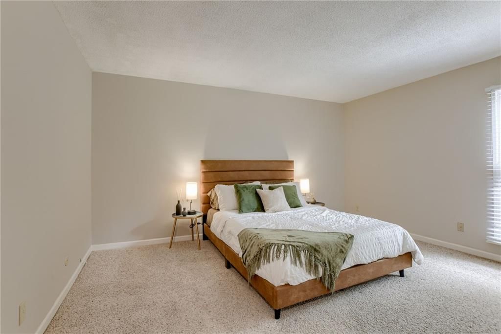 3606 Gillham Road — photo 20