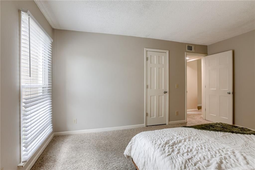 3606 Gillham Road — photo 21