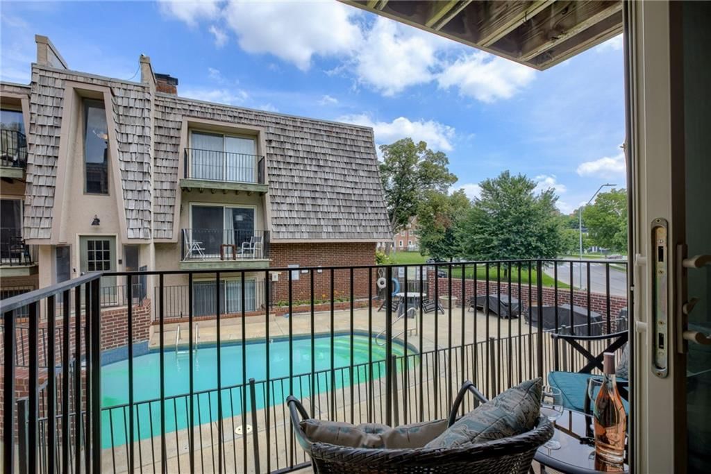 3606 Gillham Road — photo 22
