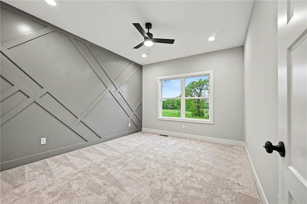 696 Salem Road — photo 11