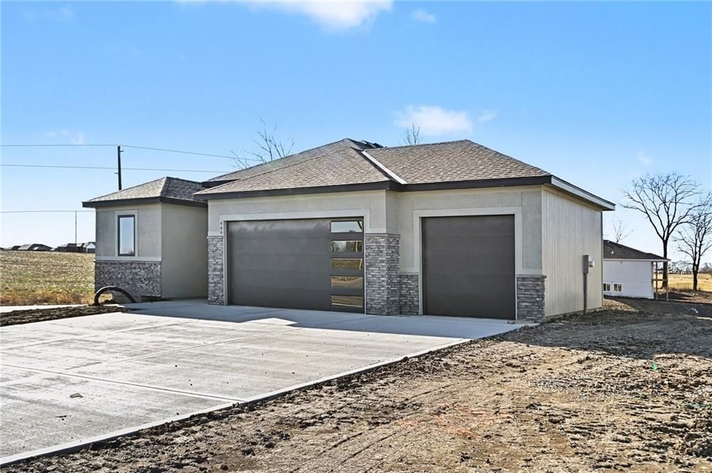 466 Green Drive — photo 4