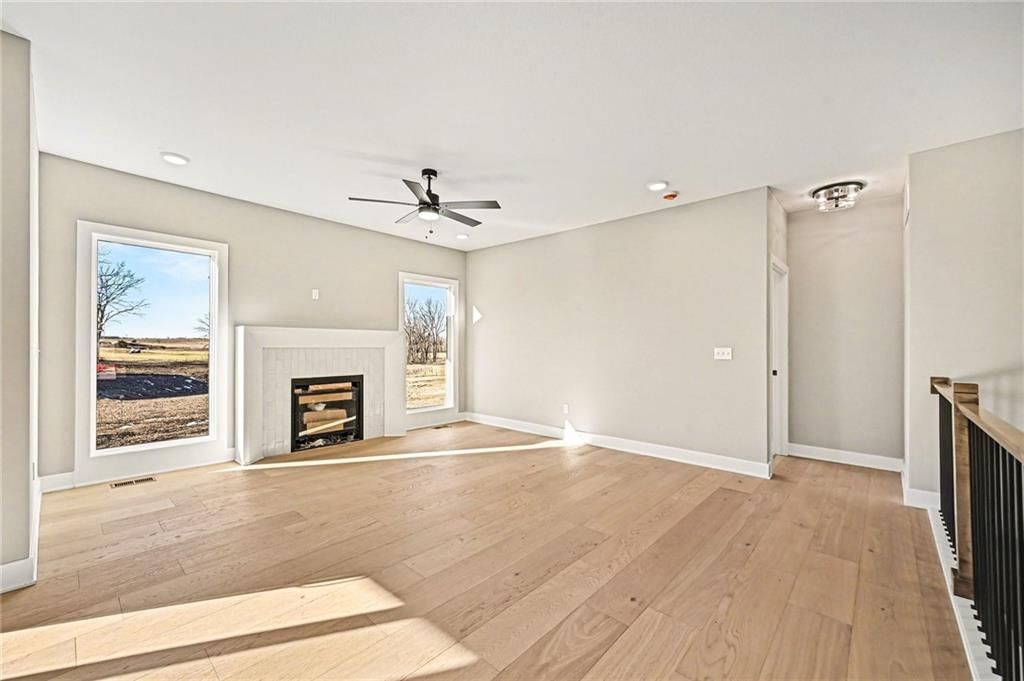 466 Green Drive — photo 8