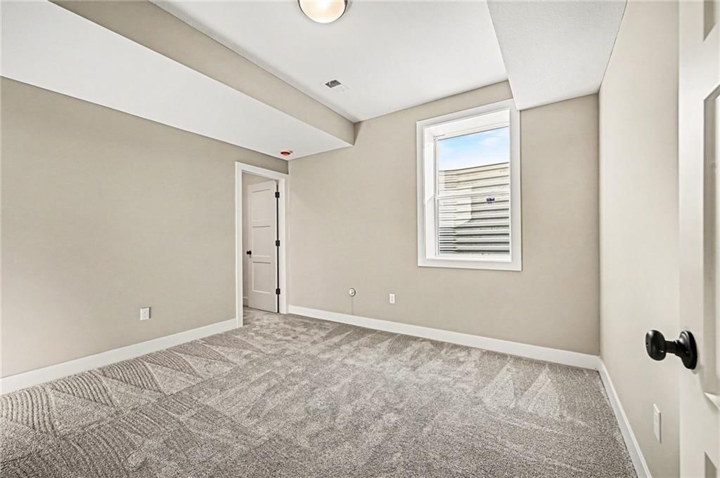 466 Green Drive — photo 25