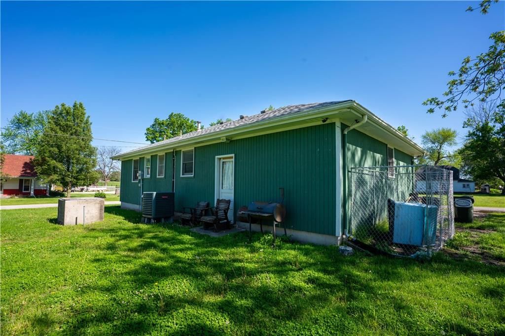 402 W Innes Street — photo 31