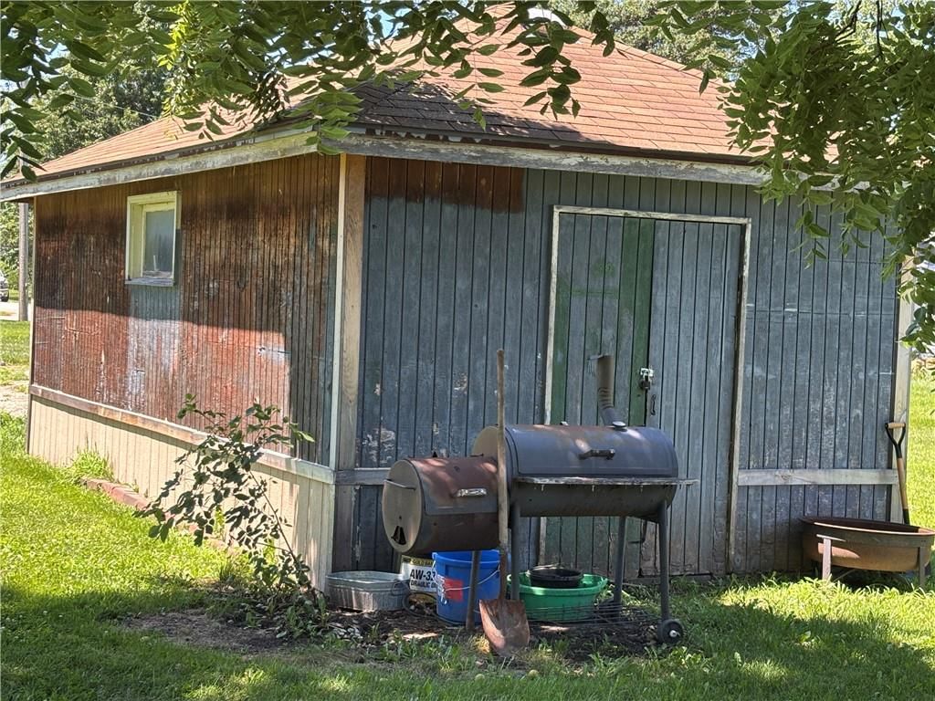 402 W Innes Street — photo 35
