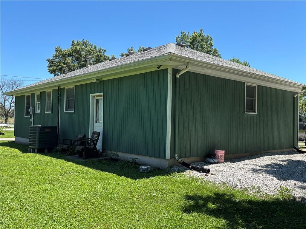 402 W Innes Street — photo 37