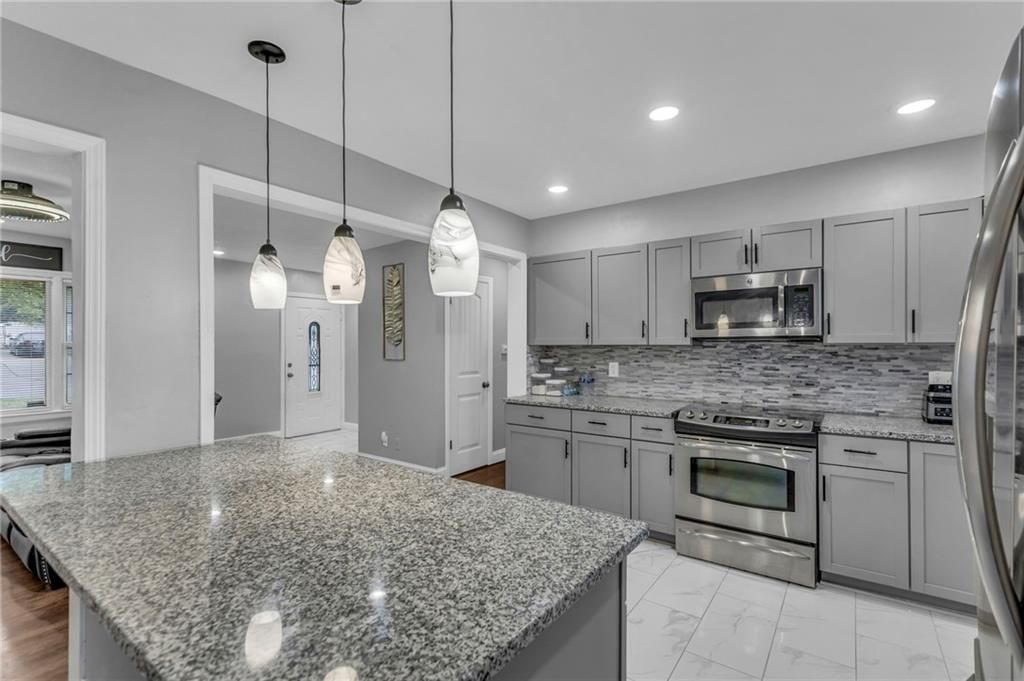 5800 FAIRLANE Drive — photo 12