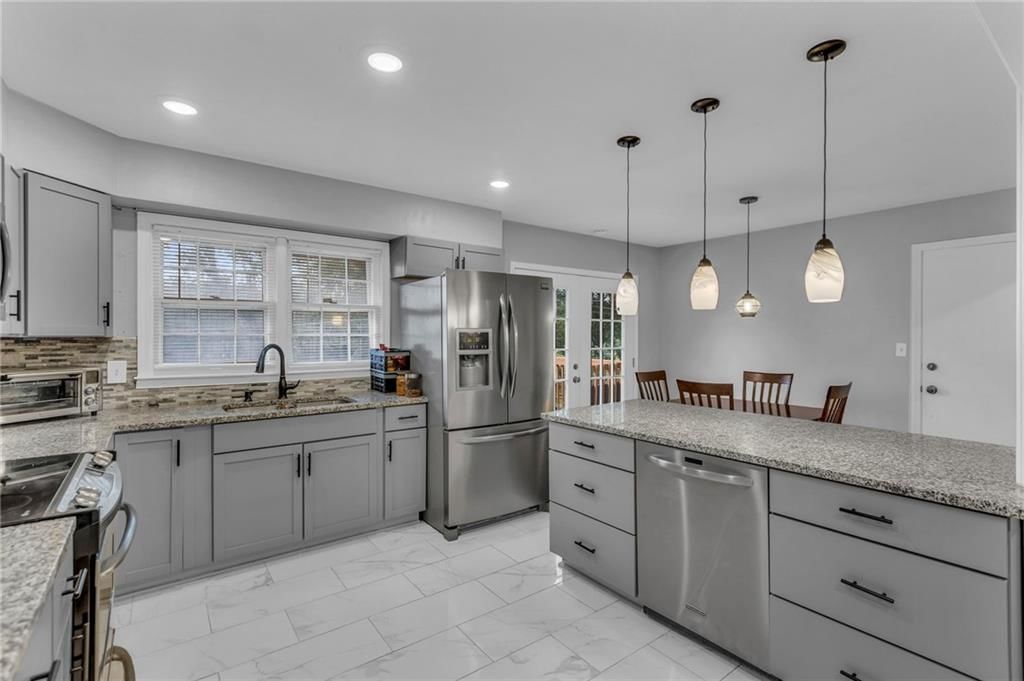 5800 FAIRLANE Drive — photo 14