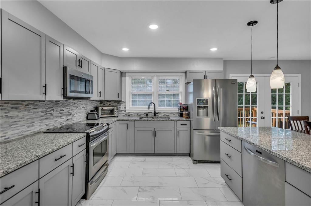 5800 FAIRLANE Drive — photo 15