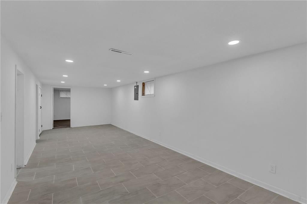 5800 FAIRLANE Drive — photo 25