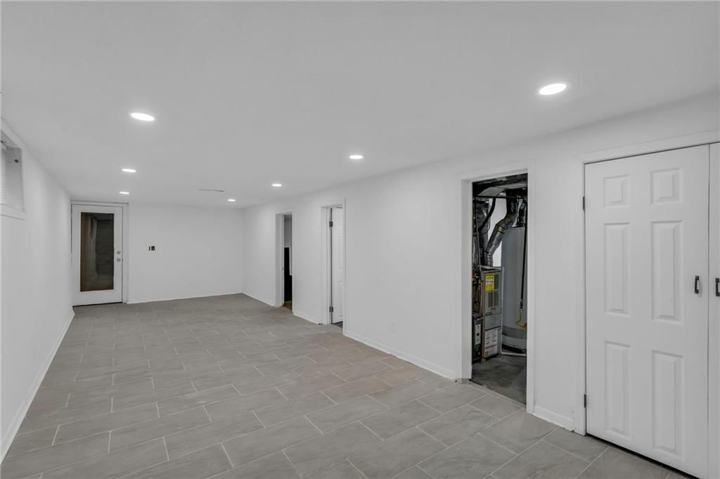 5800 FAIRLANE Drive — photo 26