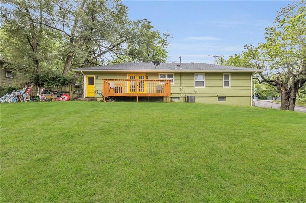 5800 FAIRLANE Drive — photo 41