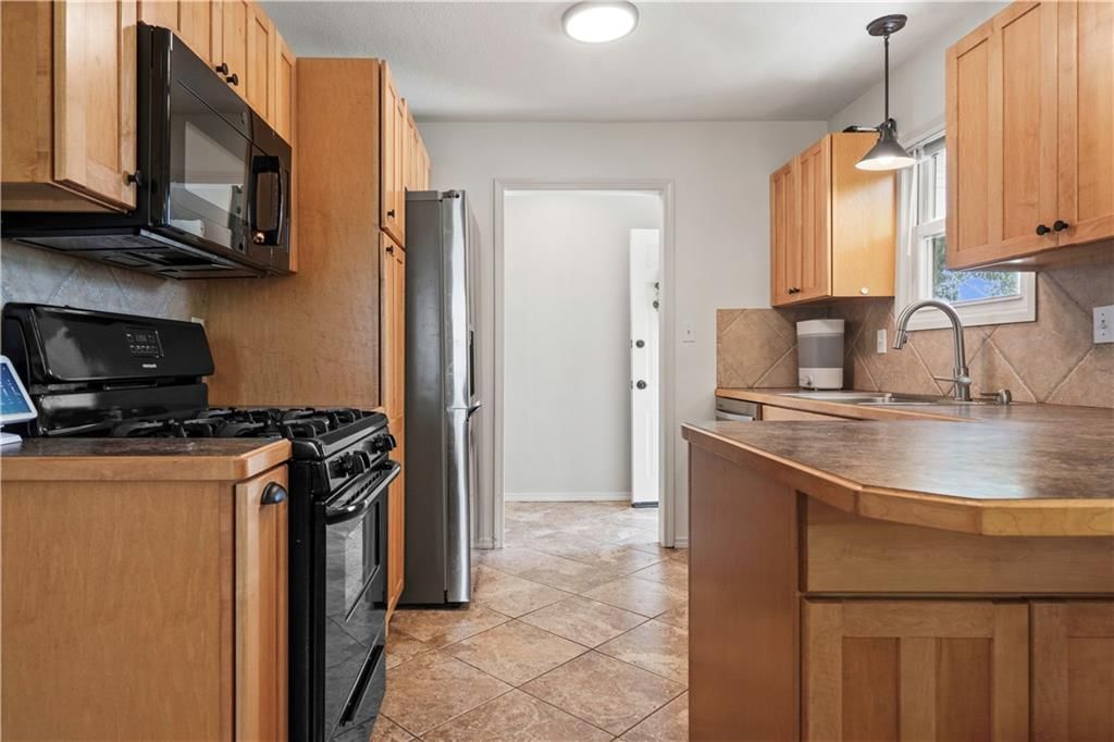 410 NW Shamrock Avenue — photo 8