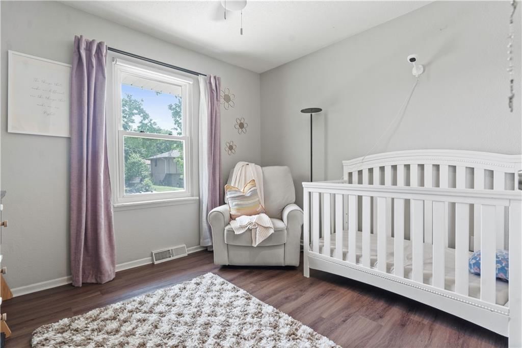 410 NW Shamrock Avenue — photo 16